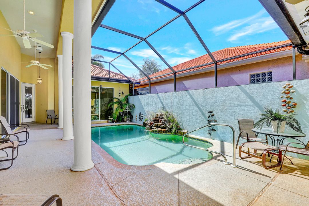 112 April Sound Dr, Naples, FL 34119