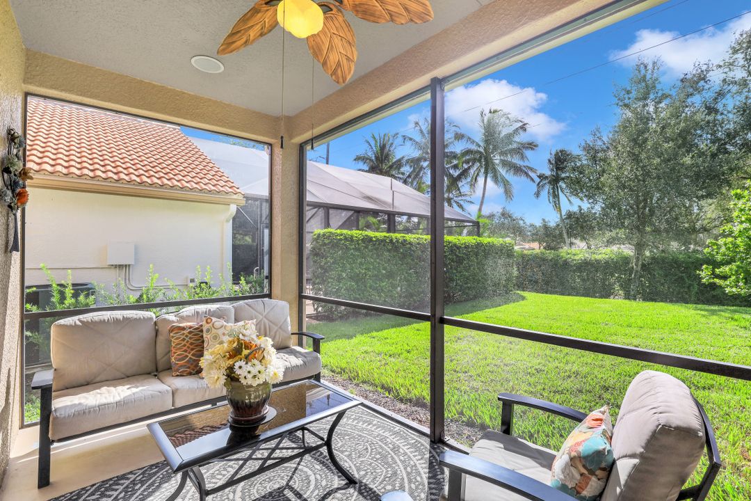 1627 Triangle Palm Terrace, Naples, FL 34119