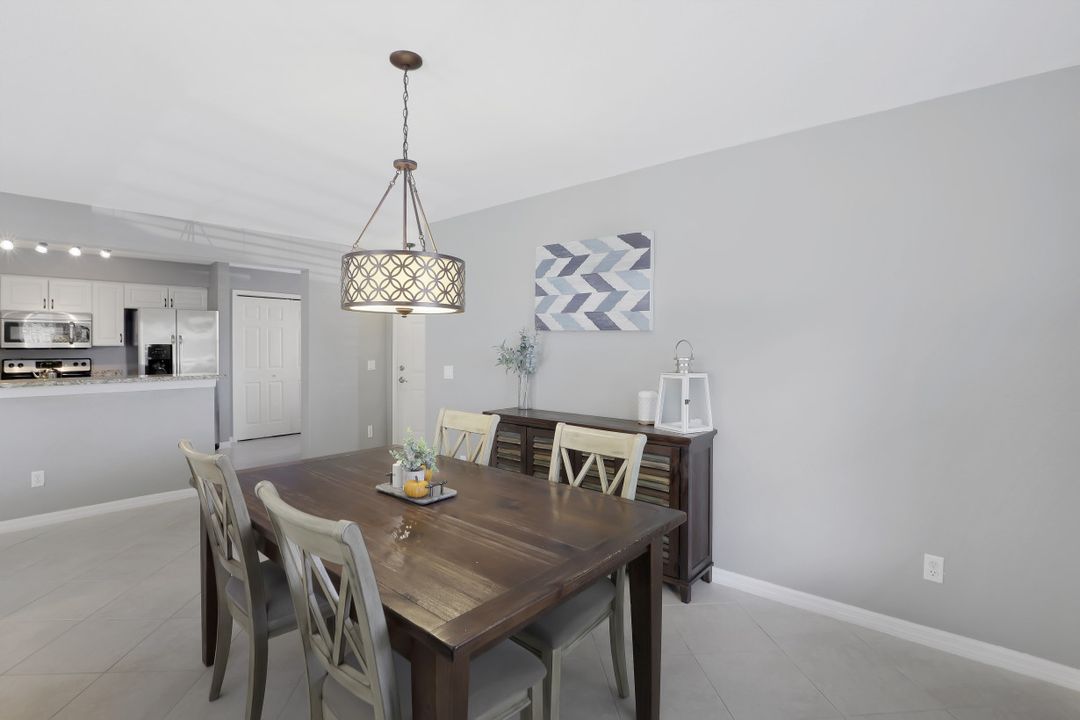 9605 Crescent Garden Dr, Naples, FL 34109