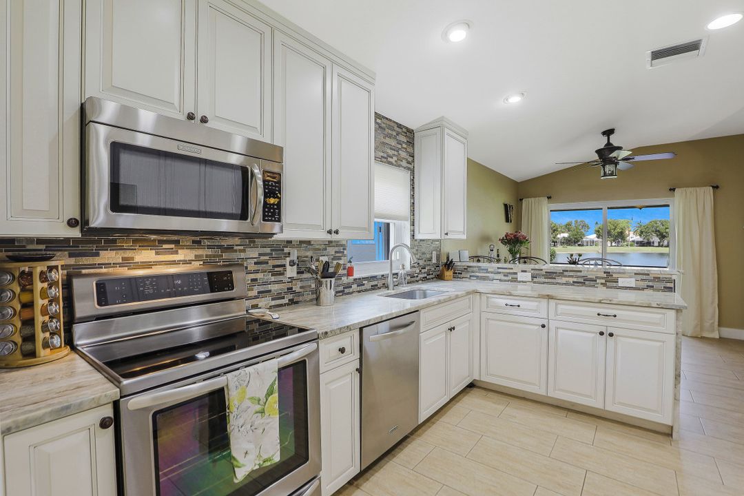 7433 Meldin Ct, Naples, FL 34104