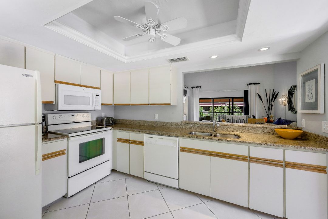 523 Serendipity Dr #523, Naples, FL 34108