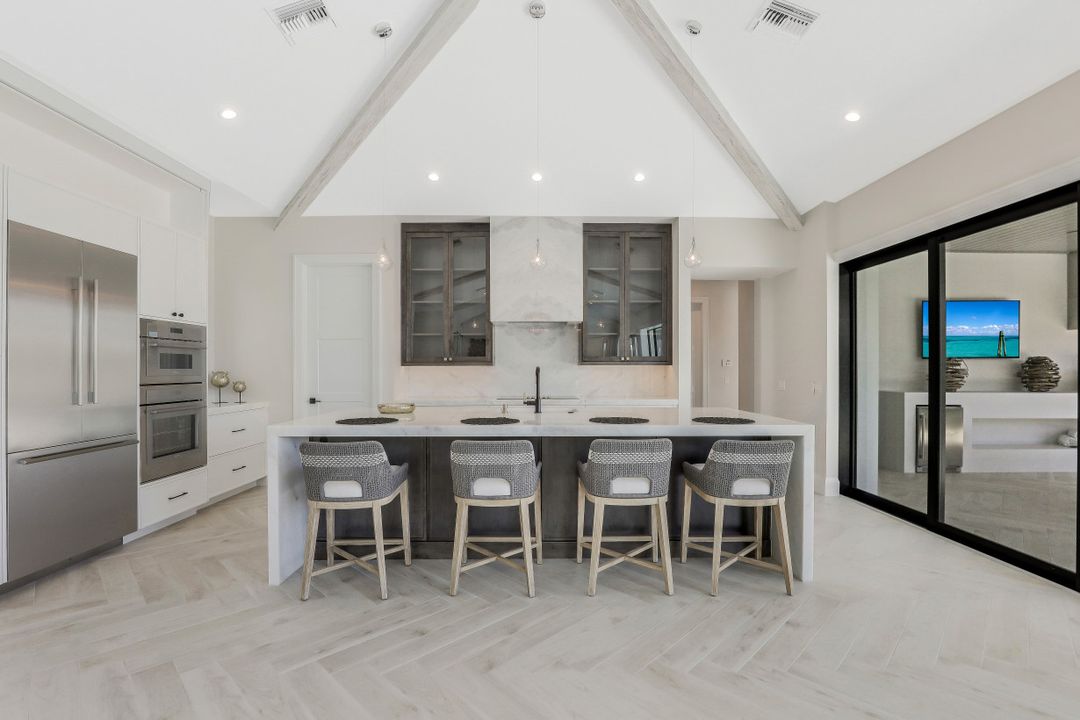 950 Bonita Ct, Marco Island, FL 34145