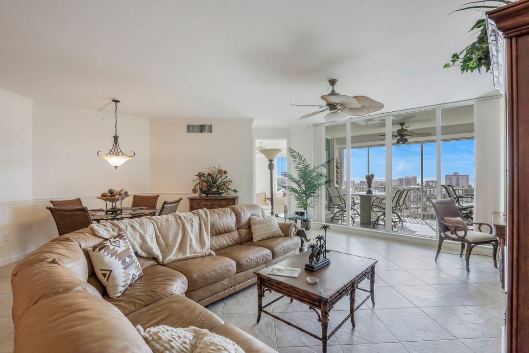 300 Dunes Blvd #1004, Naples, FL 34110