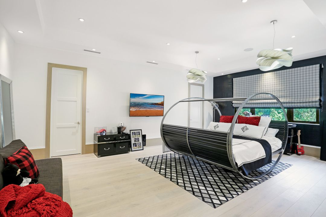 705 Myrtle Rd, Naples, FL 34108