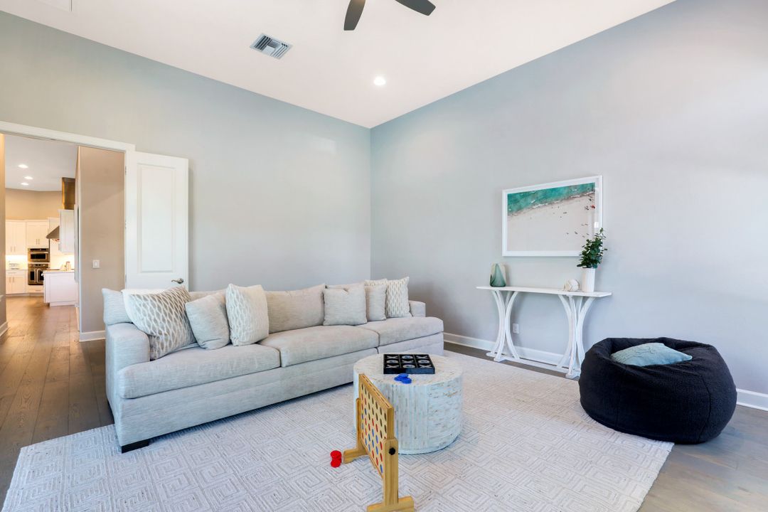 9018 Sorreno Ct, Naples, FL 34119