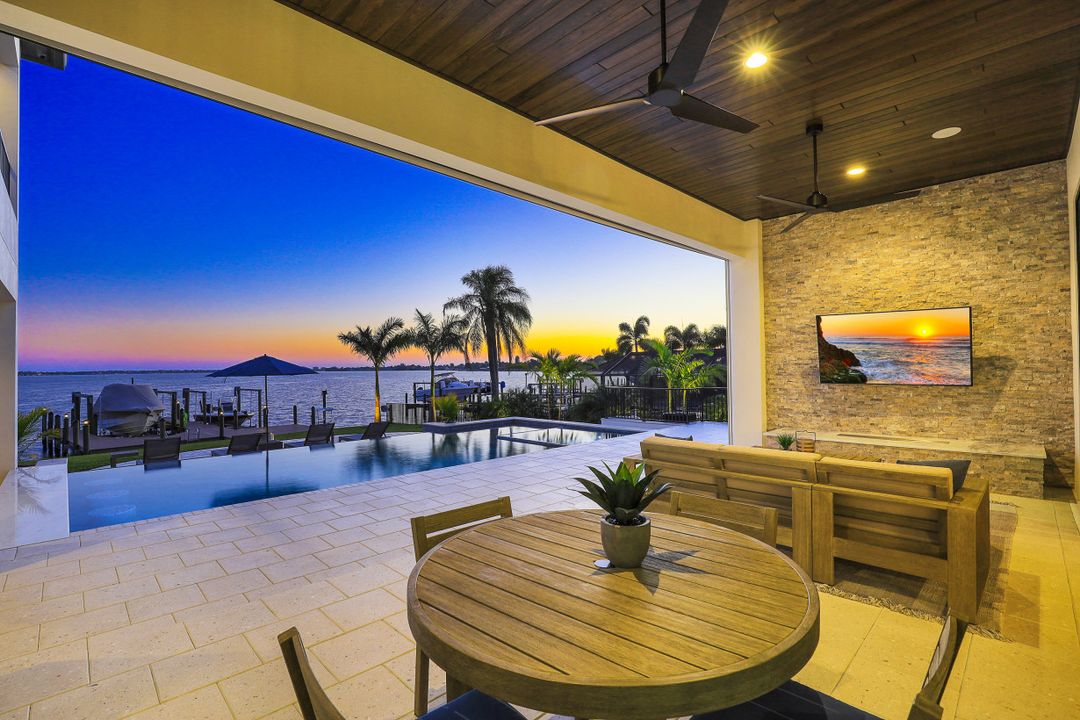 1650 Edith Esplanade, Cape Coral, FL 33904