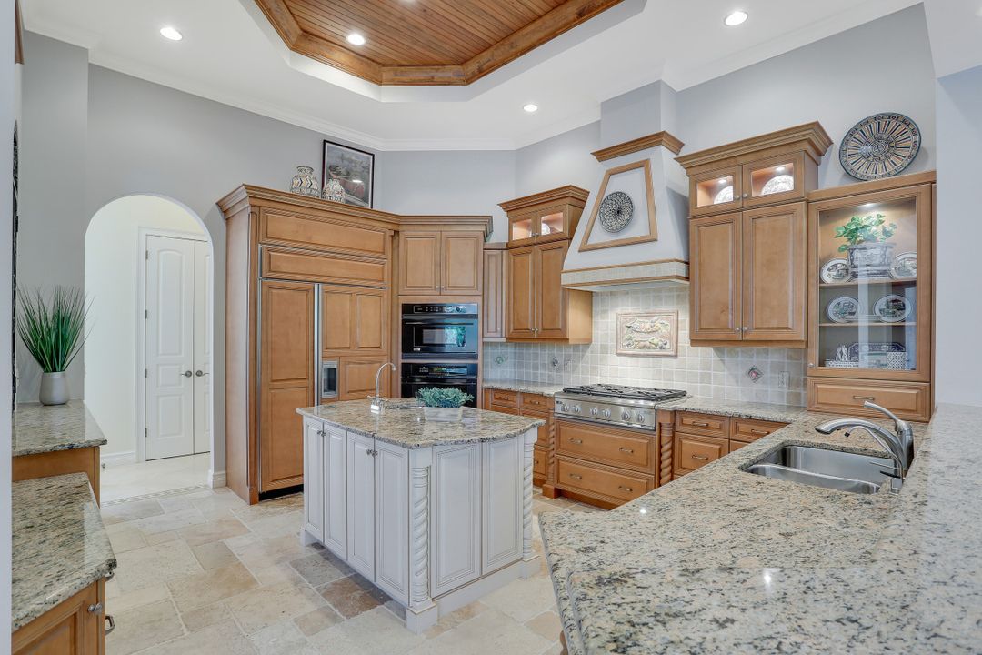 9381 Lakebend Preserve Ct, Estero, FL 34135
