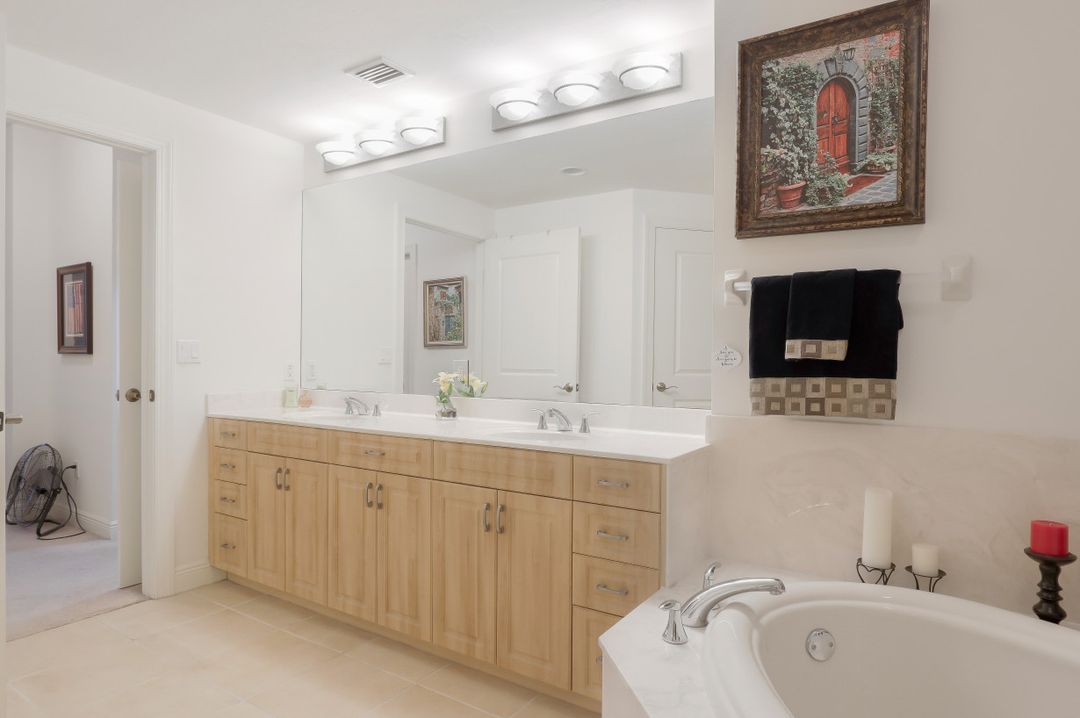 5706 Cape Harbour Dr #110, Cape Coral, FL 33914