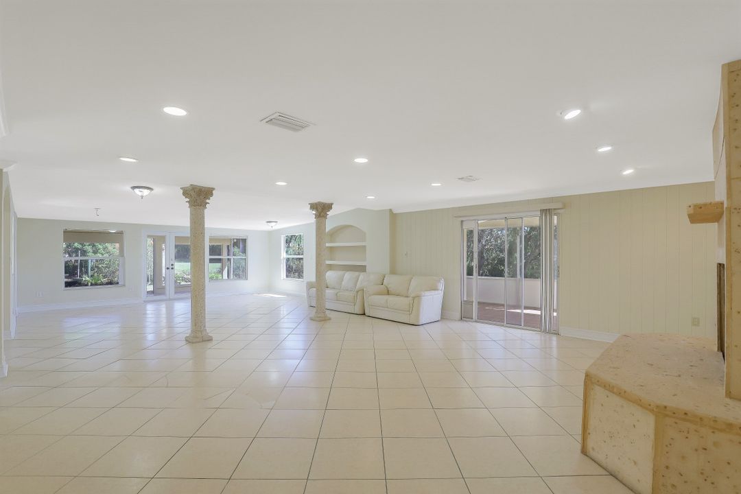 9820 Montana Ct, Bonita Springs, FL 34135