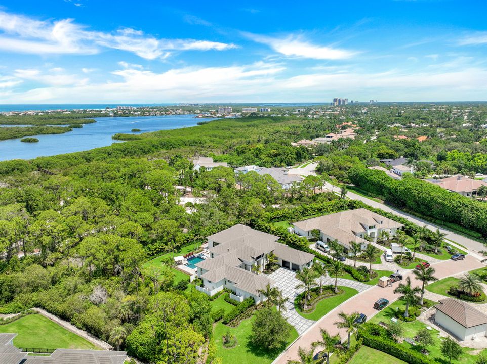 359 Warwick Way, Naples, FL 34110