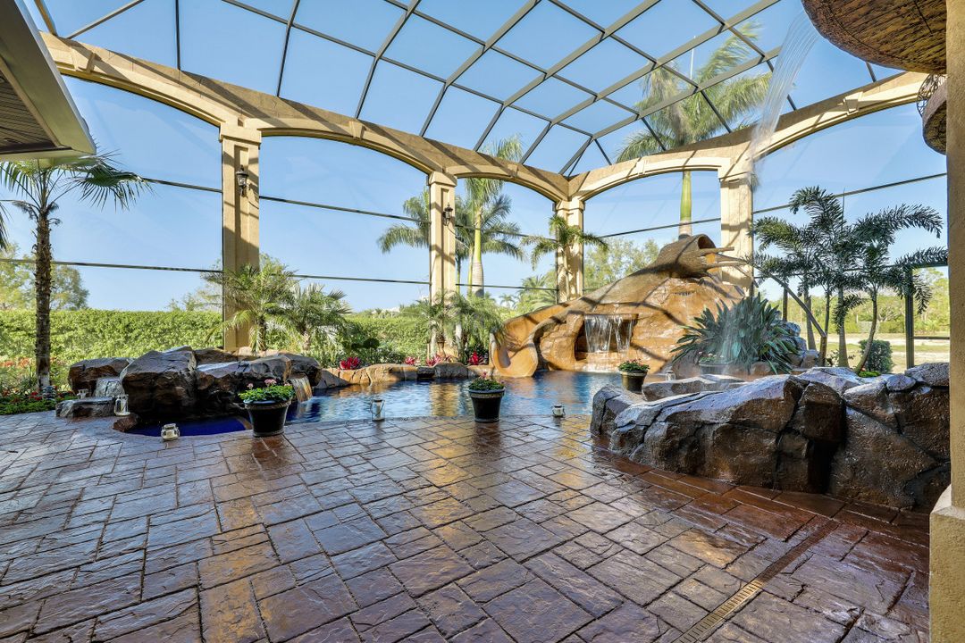 6411 Highcroft Dr, Naples, FL 34119