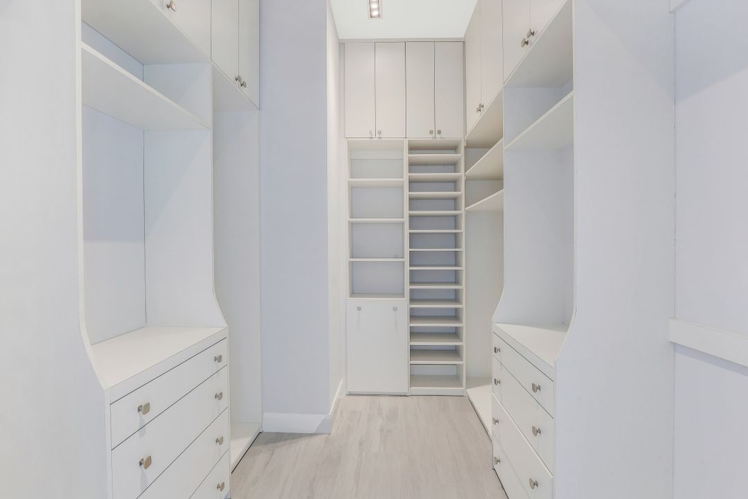 859 92nd Ave N, Naples, FL 34108