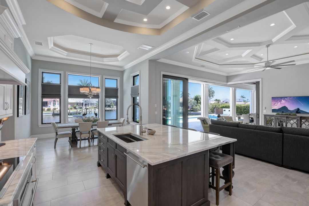 961 Snowberry Ct, Marco Island, FL 34145