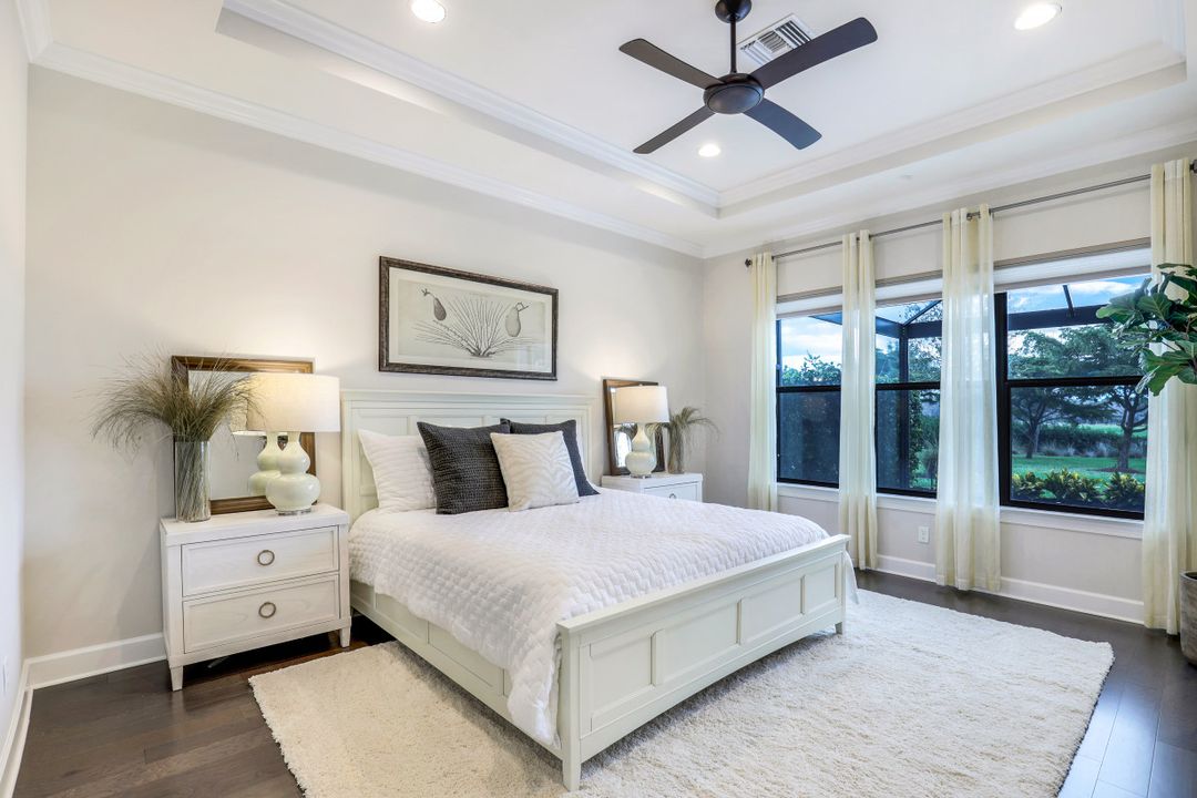 8815 Vaccaro Ct, Naples, FL 34119