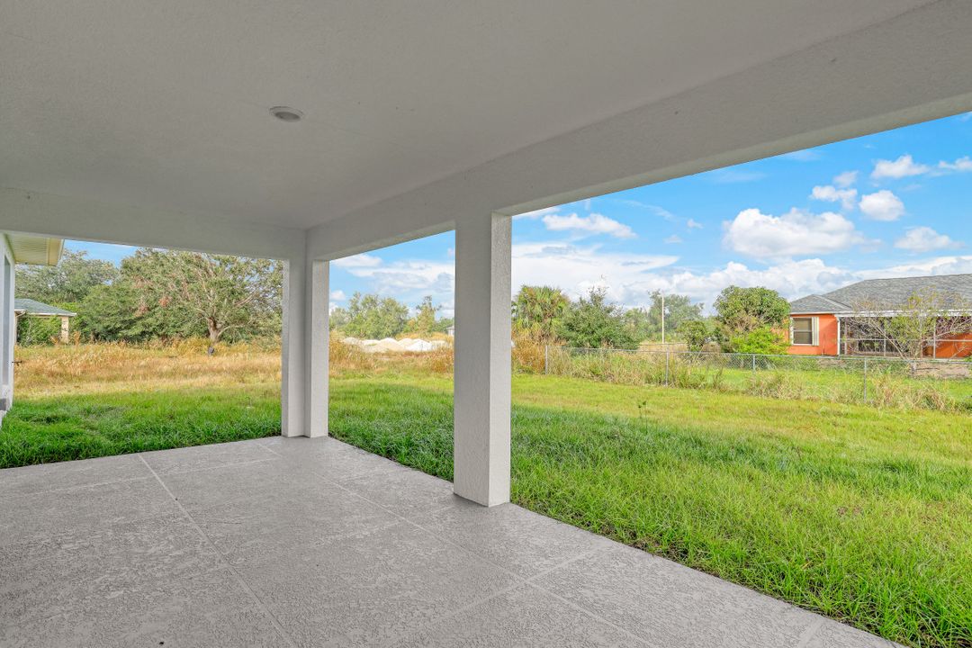 2506 50th St SW, Lehigh Acres, FL 33976