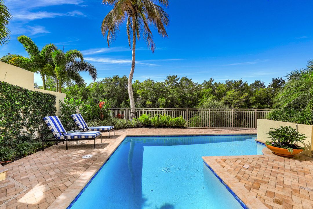 8089 Via Vecchia, Naples, FL 34108