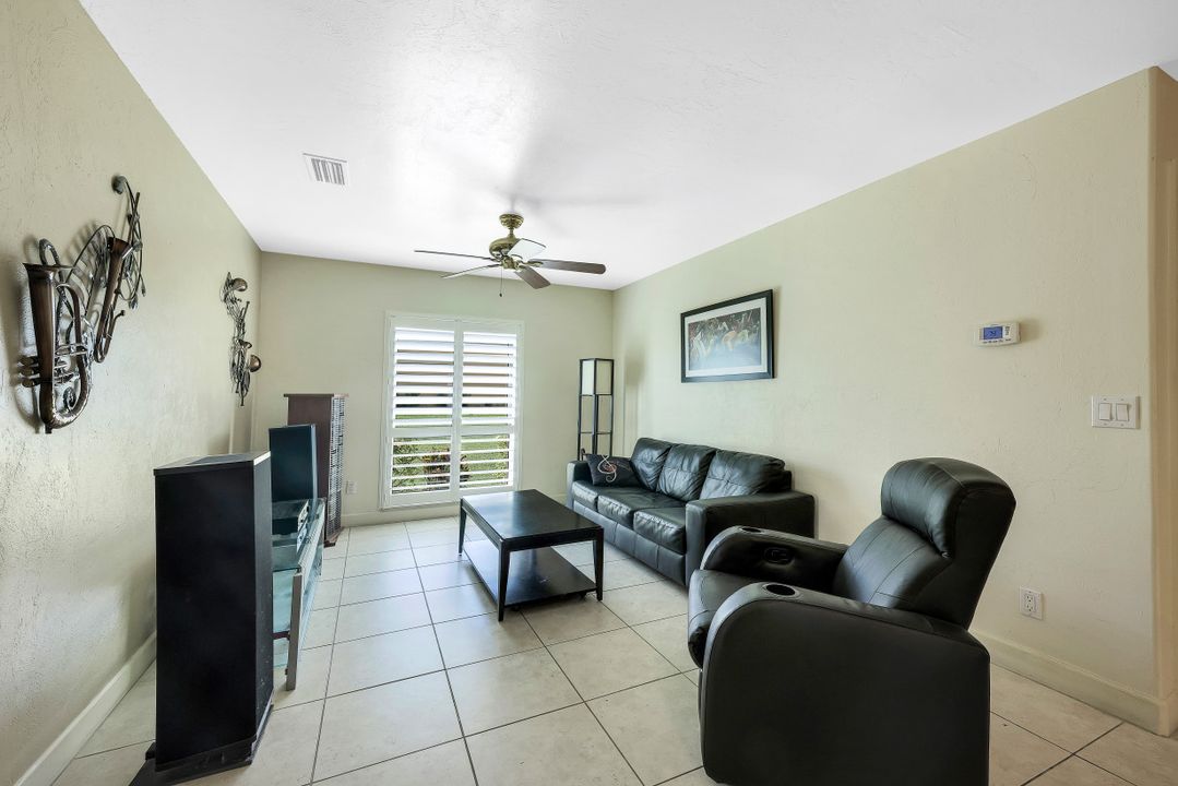 5 SE 20th Pl, Cape Coral, FL 33990