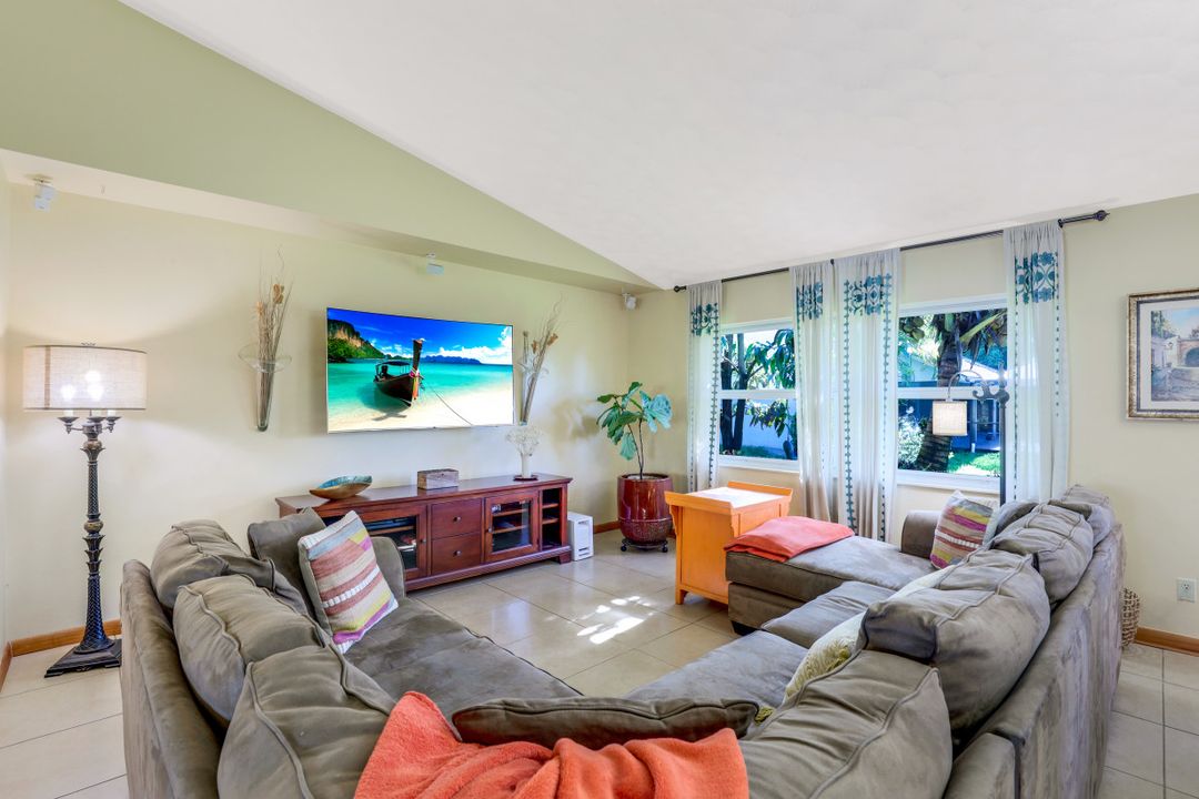 27011 Homewood Dr, Bonita Springs, FL 34135