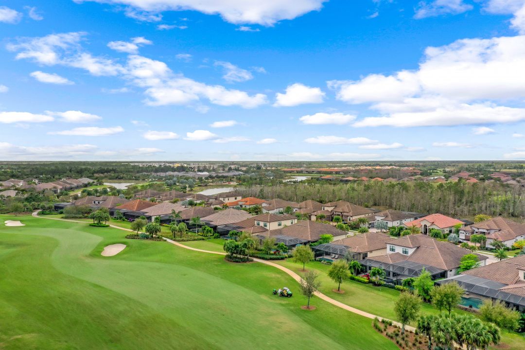 9067 Sorreno Ct, Naples, FL 34114