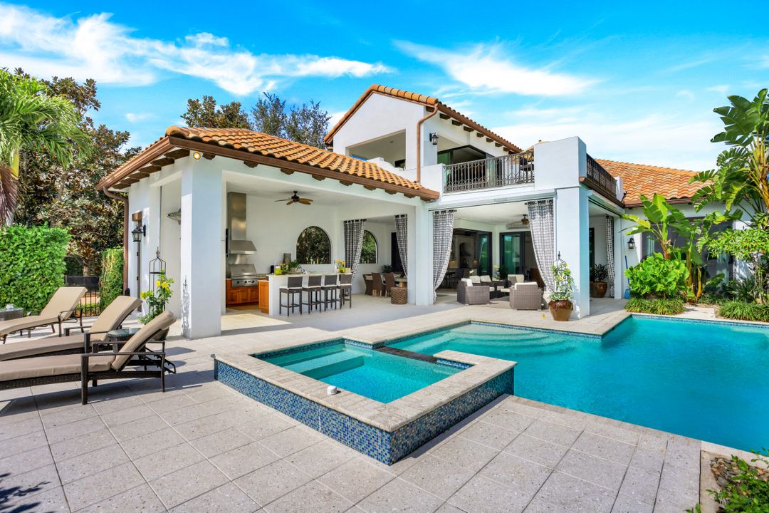 16904 Fairgrove Way, Naples, FL 34110