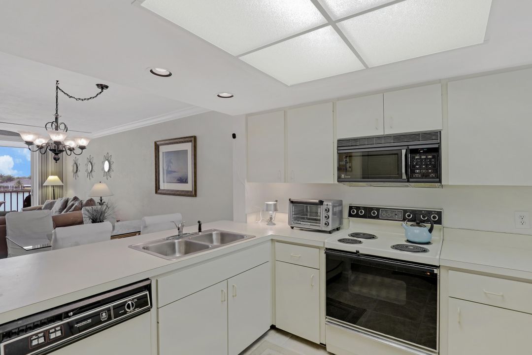 897 Collier Ct #4-404, Marco Island, FL 34145