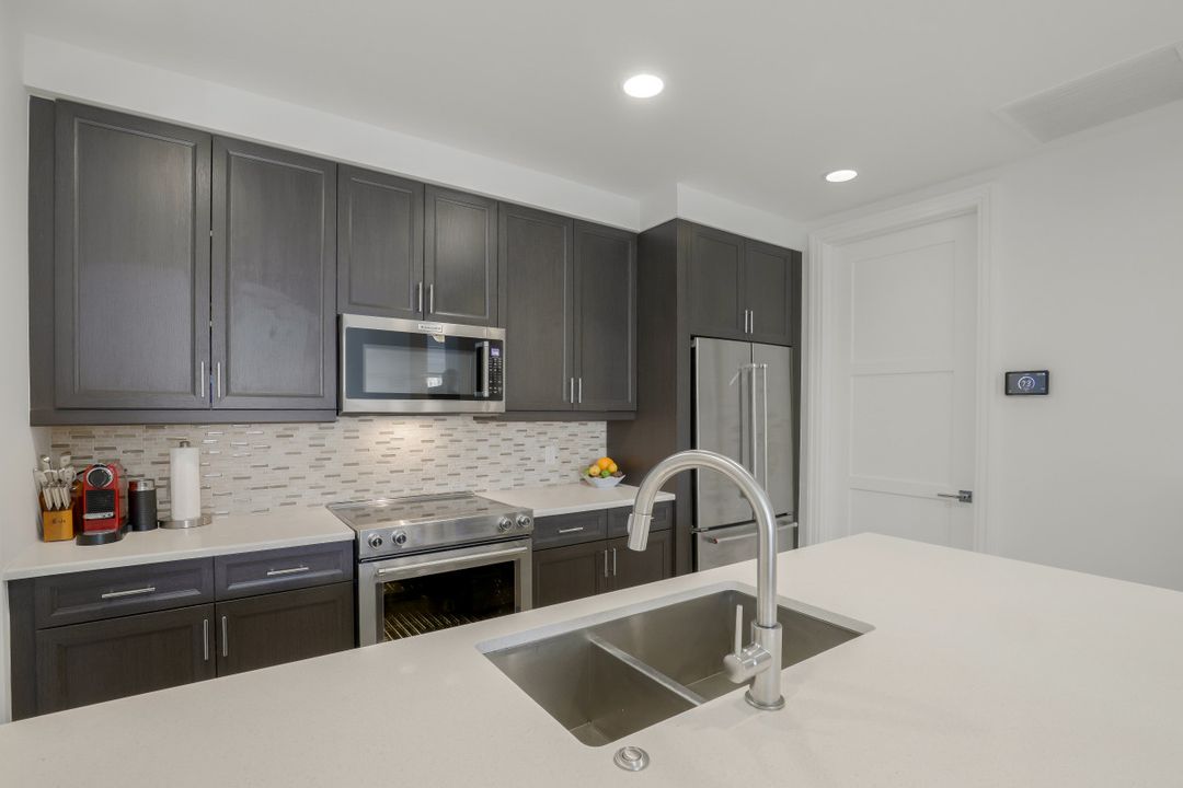 1035 3rd Ave S #203, Naples, FL 34102