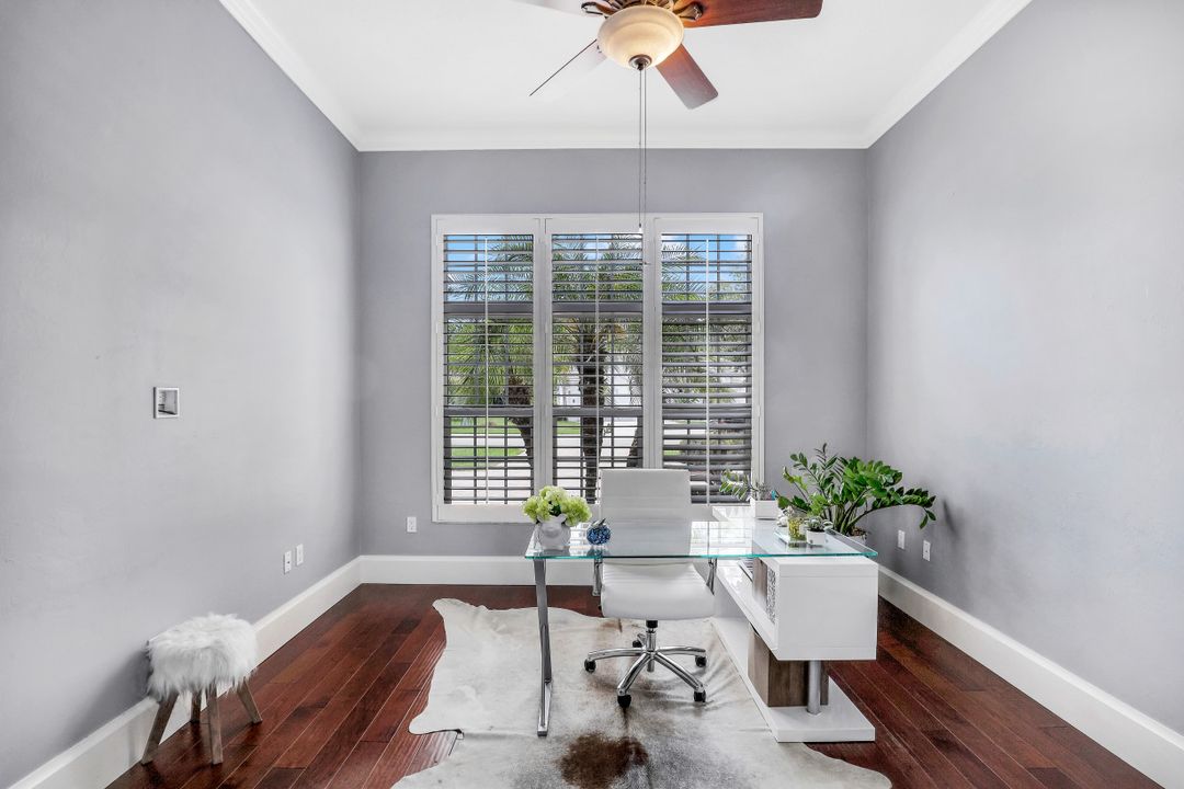 8172 Lowbank Dr, Naples, FL 34109