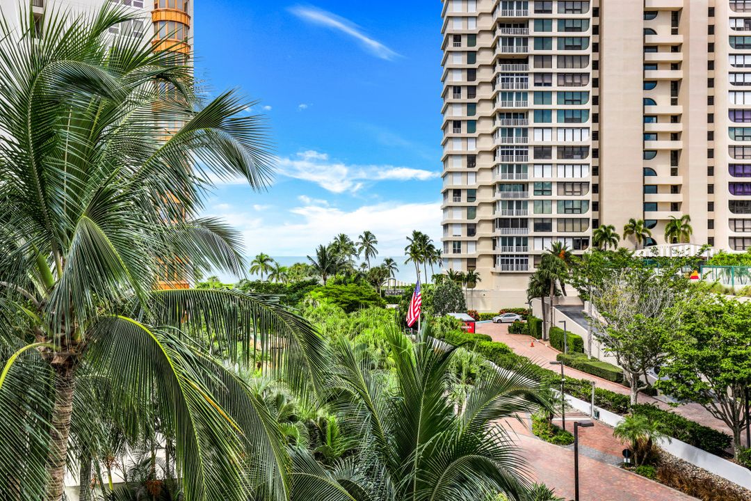 4255 Gulf Shore Blvd N #206, Naples, FL 34103