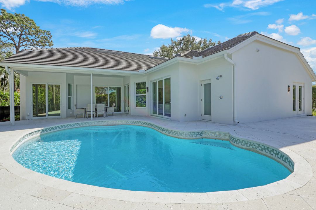 7525 Cordoba Cir, Naples, FL 34109