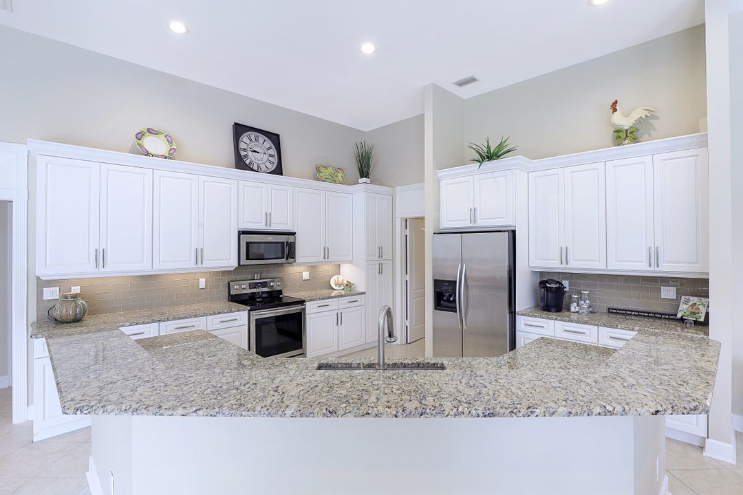 5910 Sonoma Ct, Naples, FL 34119