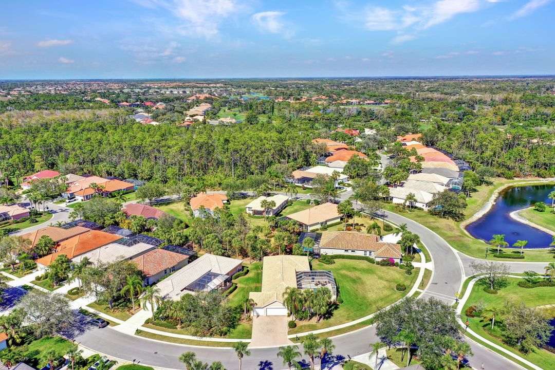 6104 Highwood Park Ln, Naples, FL 34110