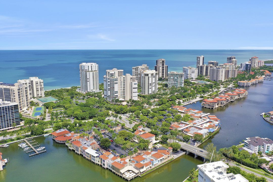 3888 Crayton Rd, Naples, FL 34103