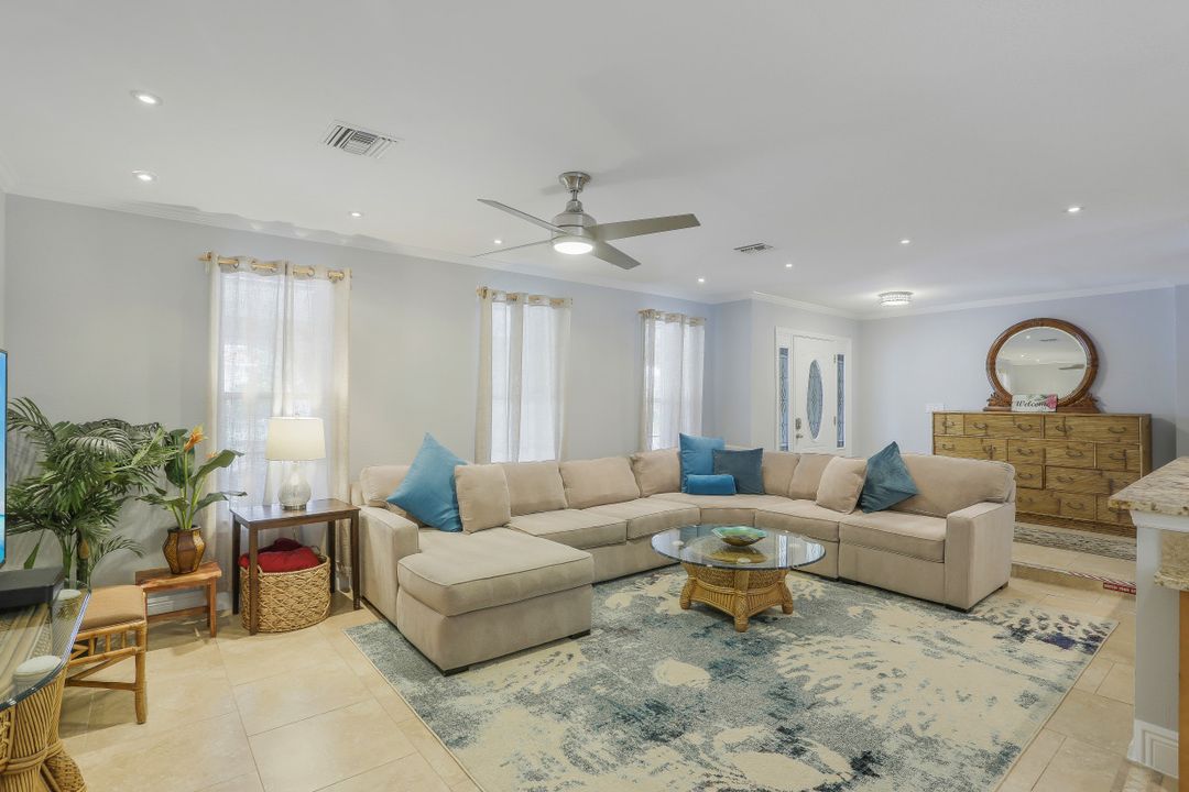 318 Sand Hill St, Marco Island, FL 34145