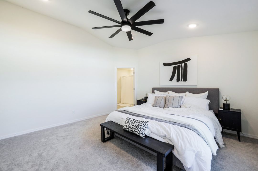 117 NW 27th Pl, Cape Coral, FL 33993