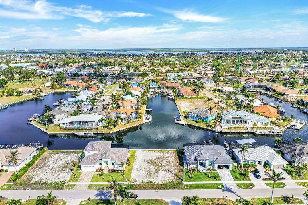 439 Waterleaf Ct, Marco Island, FL 34145