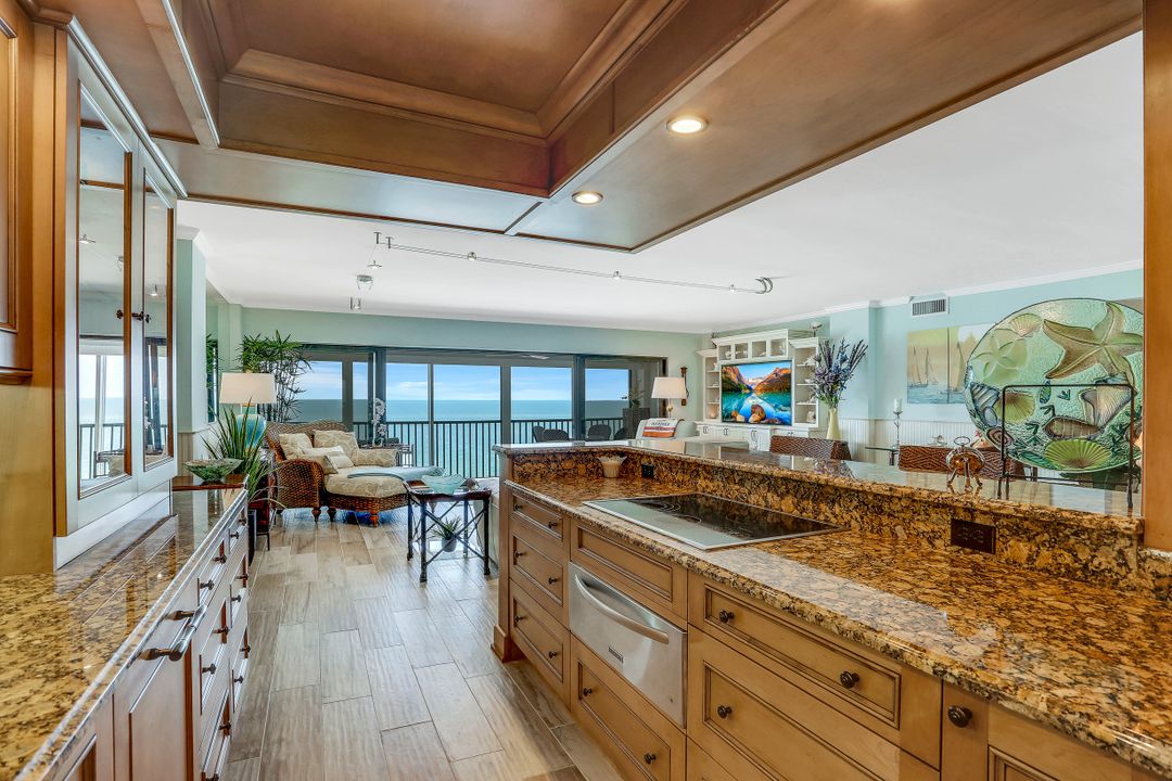 2171 Gulf Shore Blvd N #702, Naples, FL 34102