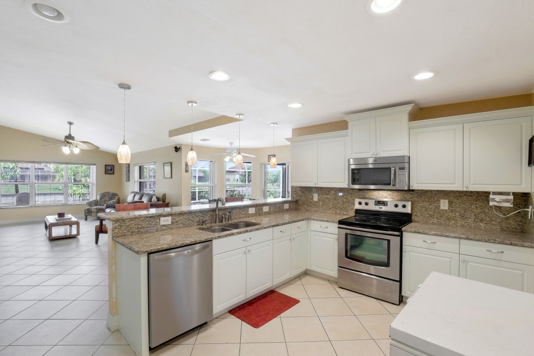 415 SE 17th St, Cape Coral, FL 33990