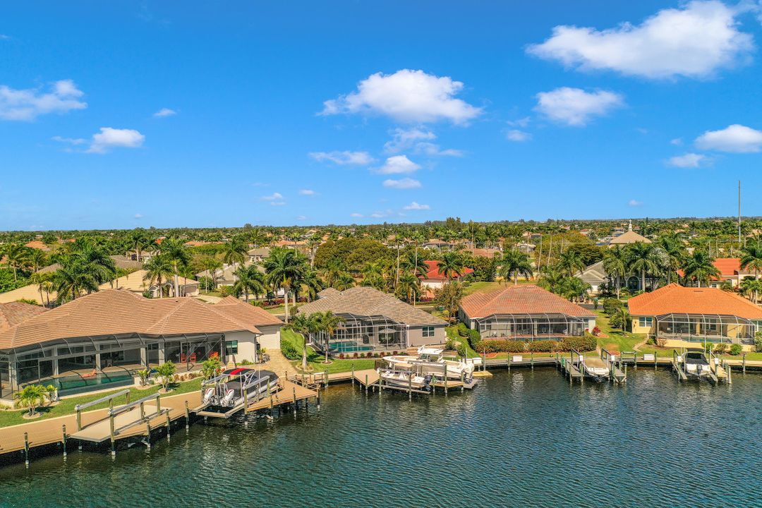 1900 Lagoon Ln, Cape Coral, FL 33914
