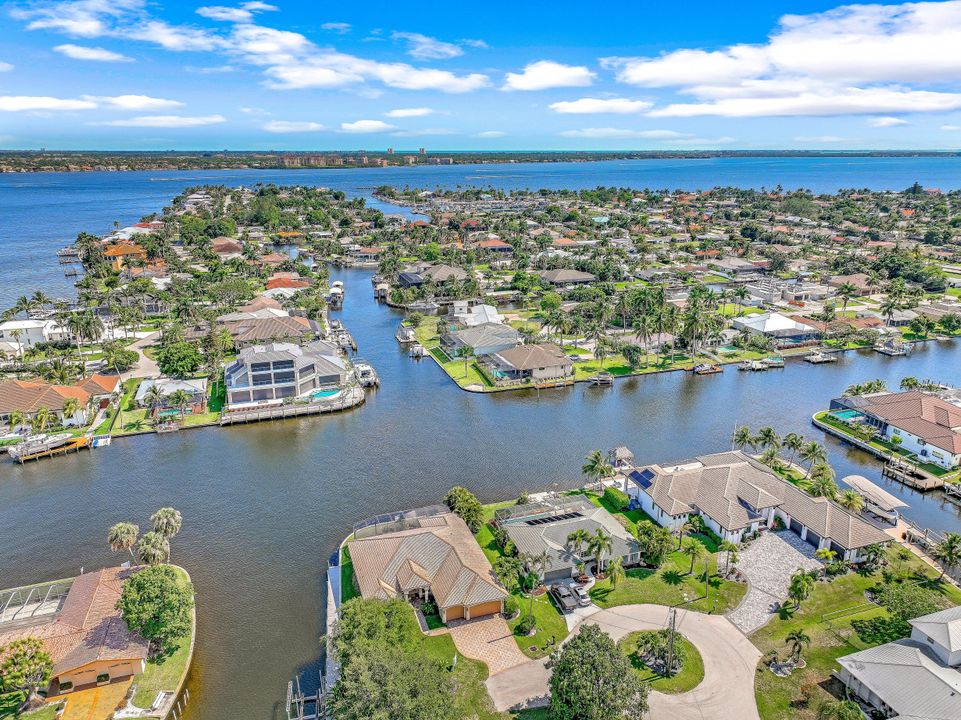 5360 Mikado Ct, Cape Coral, FL 33904