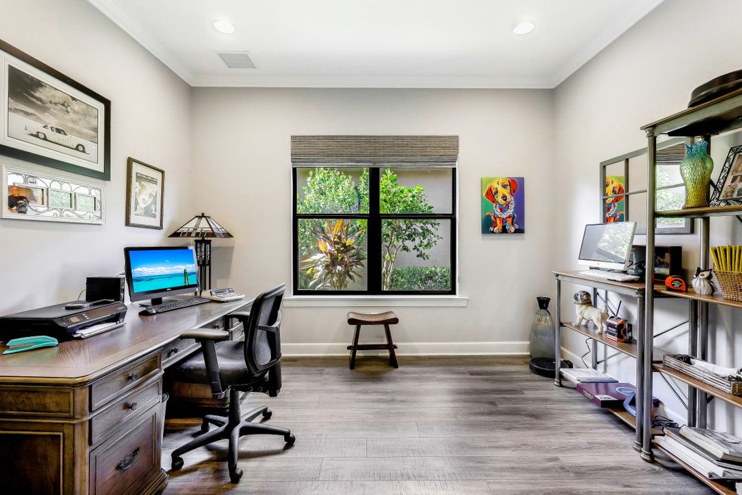 8447 Palacio Terrace W, Naples, FL 34114