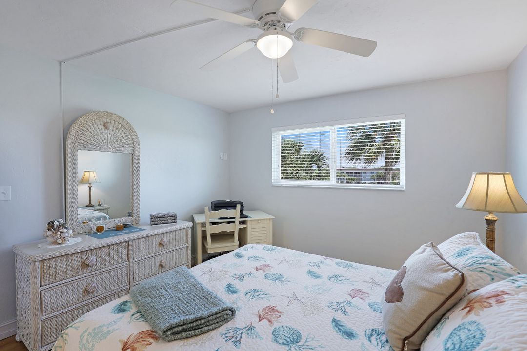 1004 Manatee Rd #H301, Naples, FL 34114