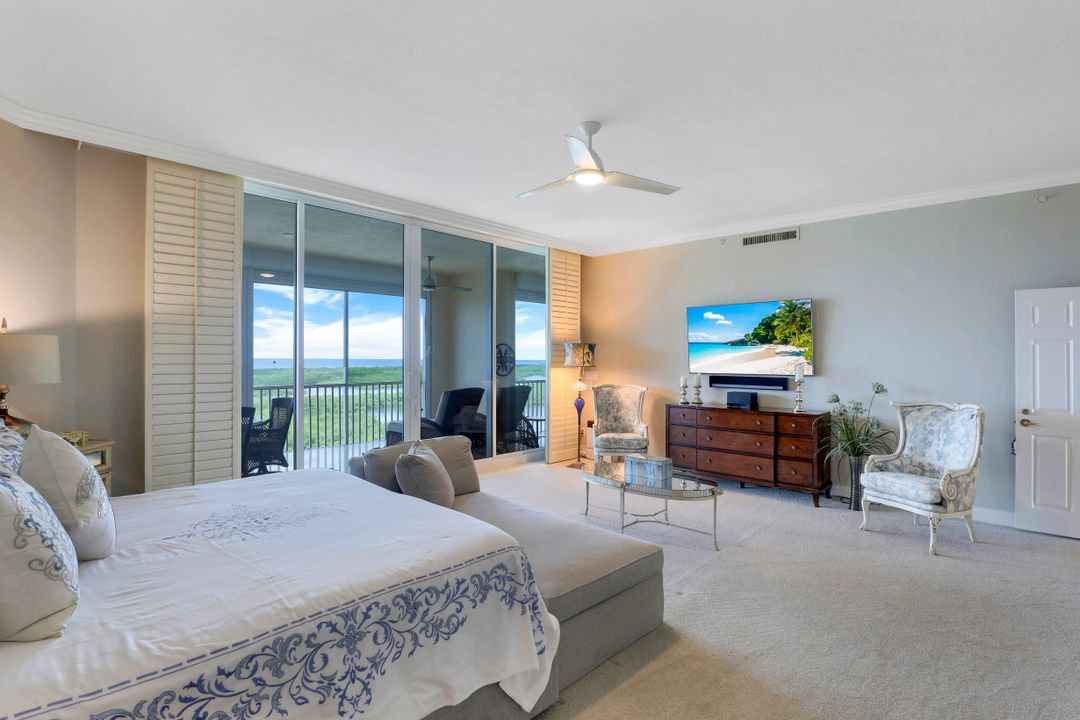 435 Dockside Dr #PH-02, Naples, FL 34110