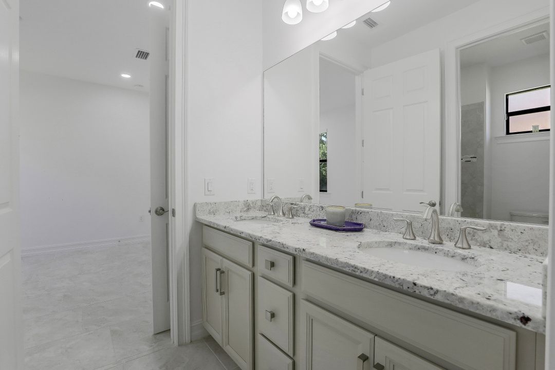 1527 Mockingbird Dr, Naples, FL 34120