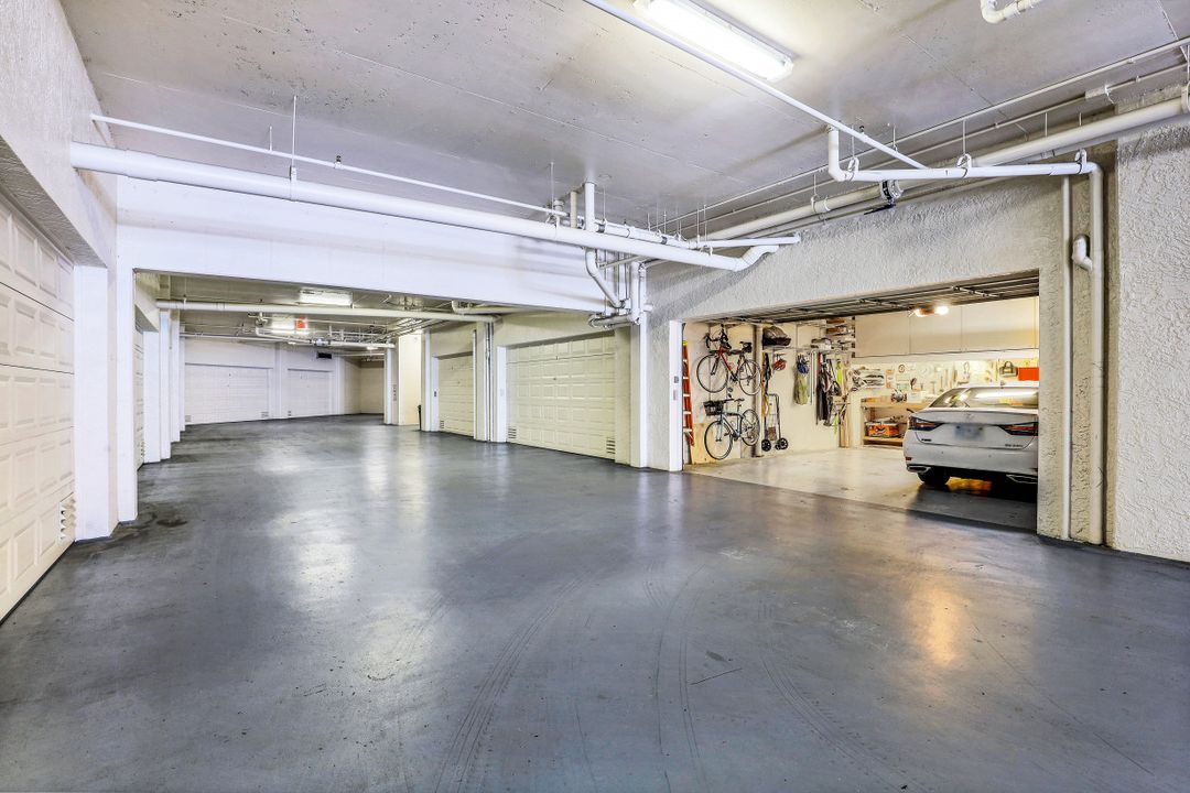 4811 Island Pond Ct #905, Bonita Springs, FL 34134