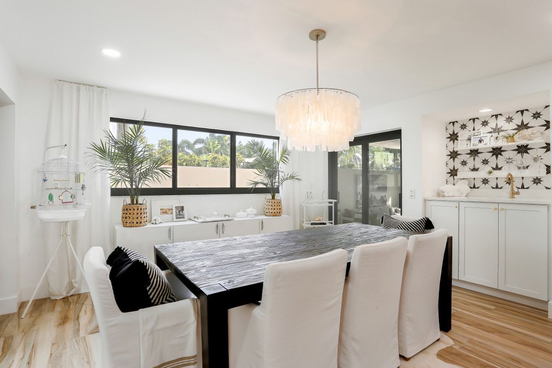 4451 Gulf Shore Blvd N #205, Naples, FL 34103