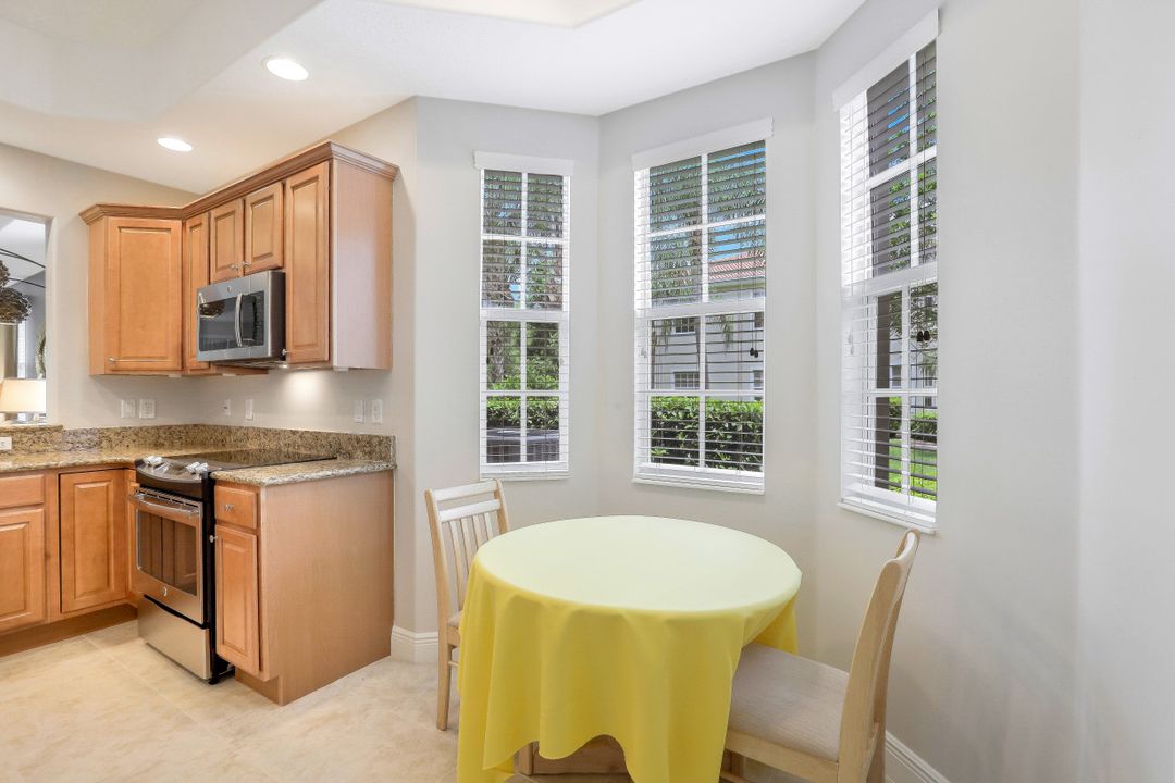 7849 Hawthorne Terrace #802, Naples, FL 34113