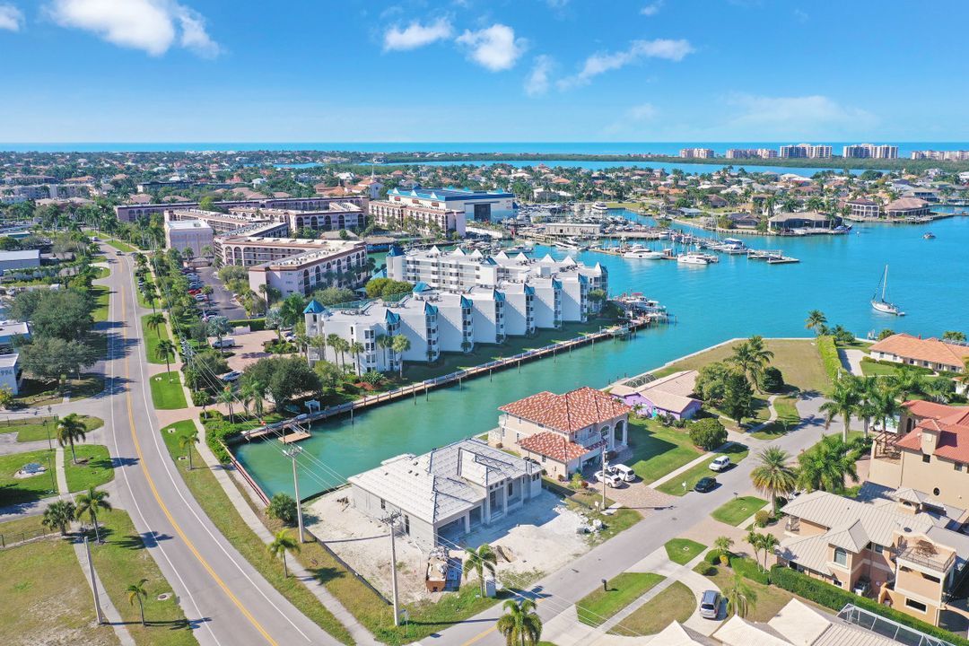 1200 Redwood Ct, Marco Island, FL 34145