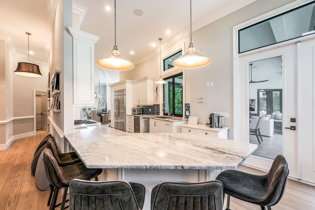 713 Shadow Lake Ln, Naples, FL 34108