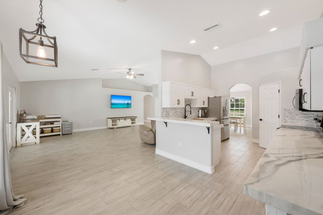 1812 NE 13th Ave, Cape Coral, FL 33909