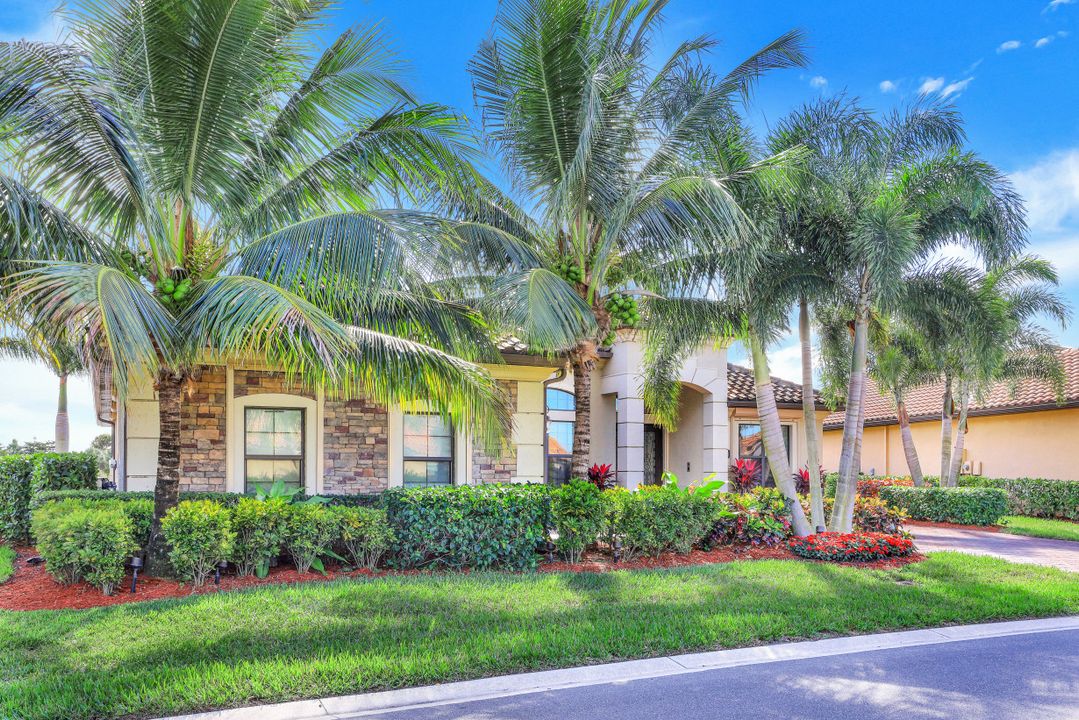 17201 Cherrywood Ct, Bonita Springs, FL 34135